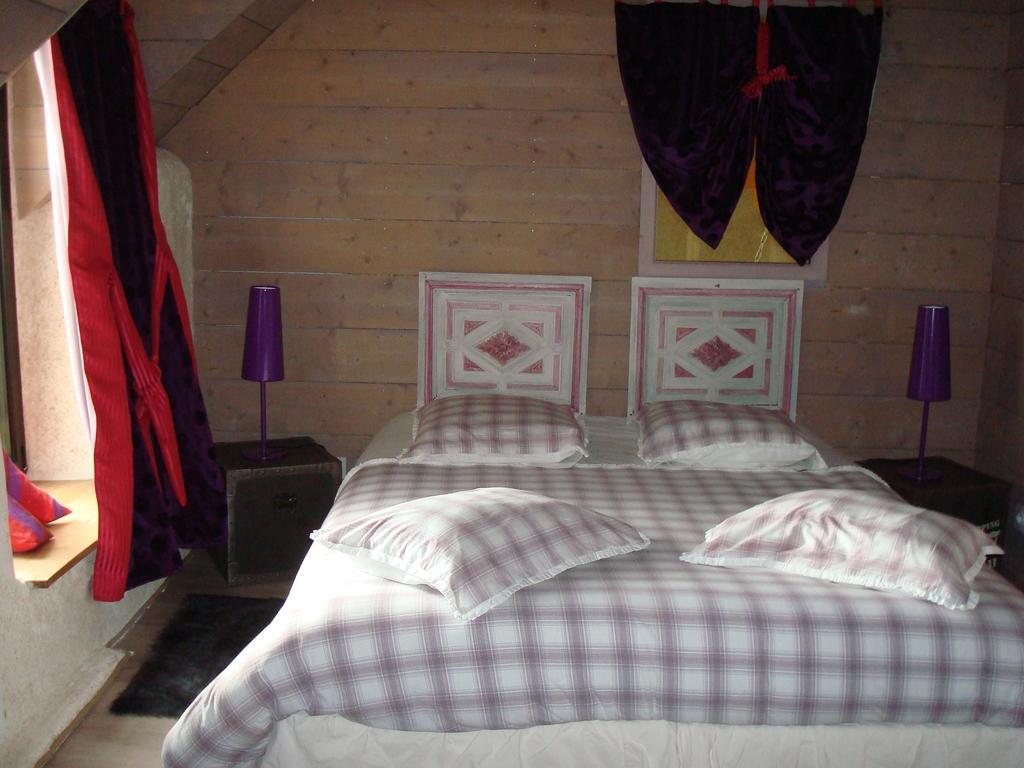 Bed and Breakfast Aux Greniers A Reves Plestan Номер фото