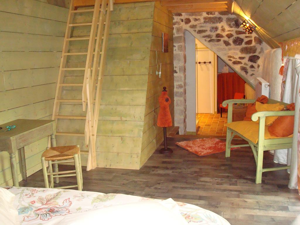 Bed and Breakfast Aux Greniers A Reves Plestan Экстерьер фото