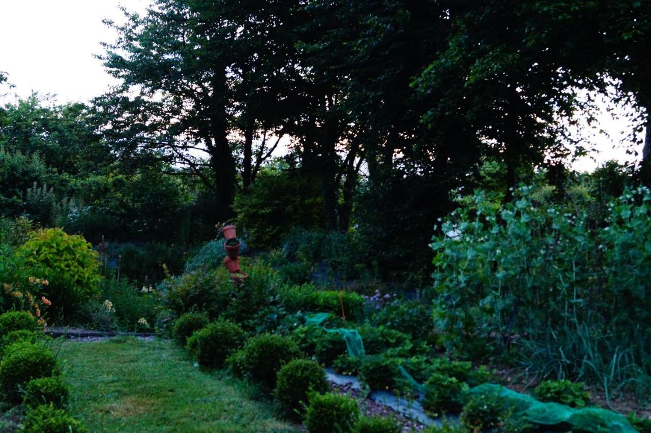 Bed and Breakfast Aux Greniers A Reves Plestan Экстерьер фото